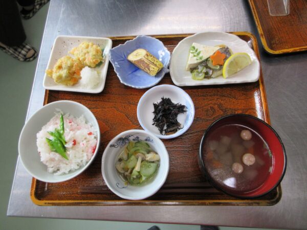 昼食